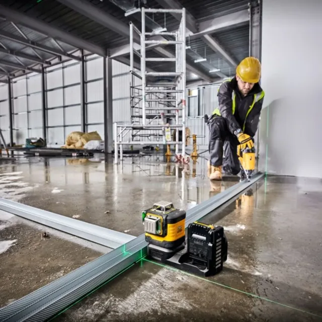 Laser multi-lignes 12V/18V Dewalt XR DCE089D1G18 + batterie XR 2 Ah + chargeur + T-STAK — vue 4